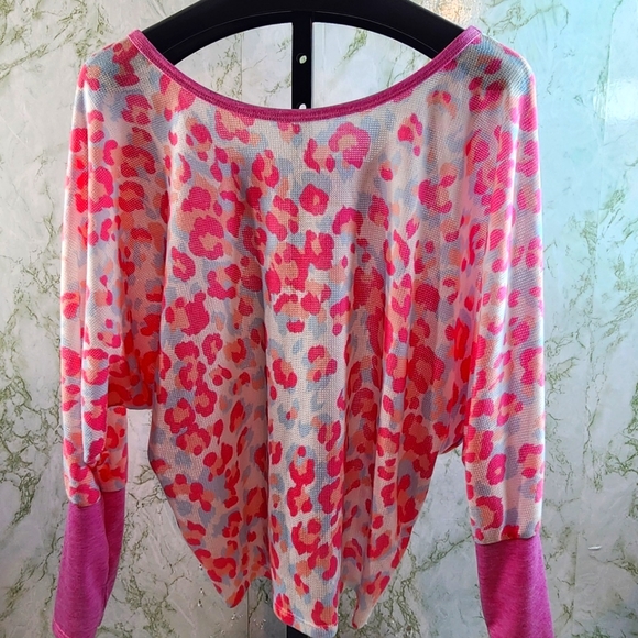 BiBI Leopard Print Lightweight Thermal Top - Picture 2 of 15